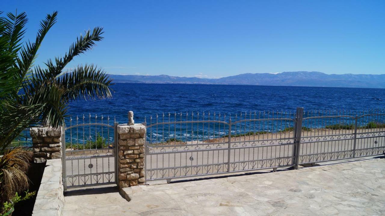 Schoenes Ferienhaus Direkt Am Meer Stomorska Dış mekan fotoğraf